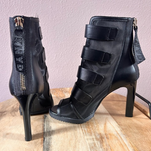 DKNY Black 4in heels with Velcro straps - Picture 6 of 8